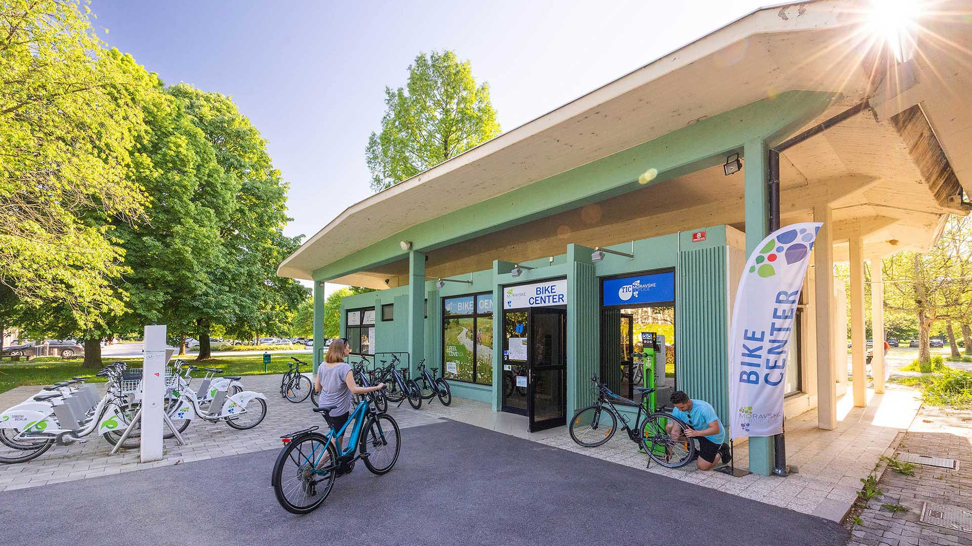  Bike center - izposoja koles