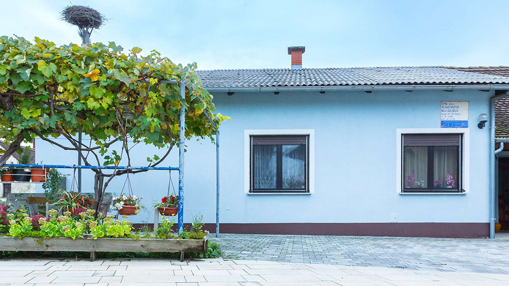 Nastanitve Bela golobica