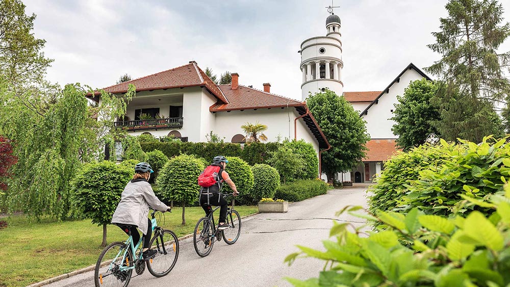 K Plečnikovoj golobici (K Plečnikovi golobici)-3