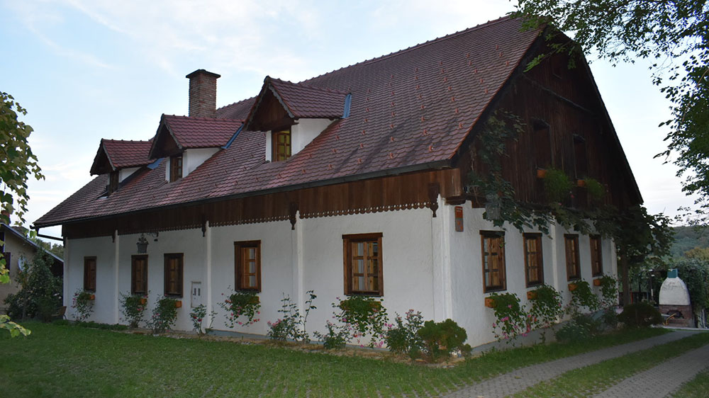 Kmetija z nastanitvijo - sobe Jani Erniša 