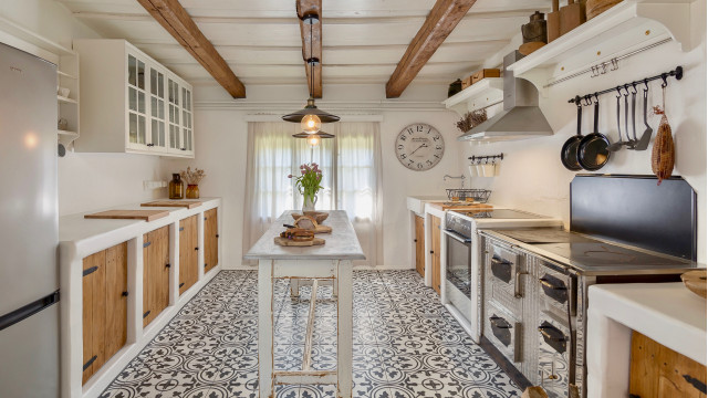 Pri-Momi-Hisa-Kuhinja-1-2