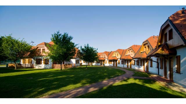 Apartmajsko naselje Prekmurska vas - Terme 3000 Moravske Toplice